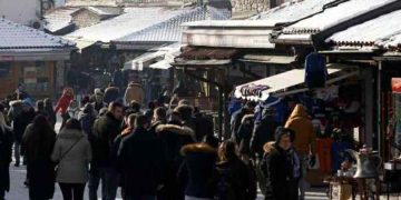 Nova godina započela gužvama: Turisti okupirali Baščaršiju i ulice Sarajeva