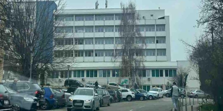 Problem parkinga u Tuzli – Nedostatak parking mjesta