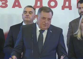 Dodik i članovi SNSD-a