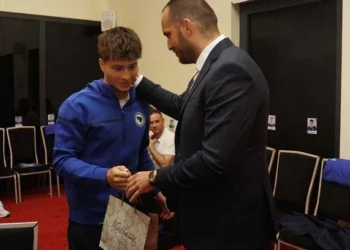 Vico Zeljković posjetio reprezentativce Bosne i Hercegovine i uručio im poklone