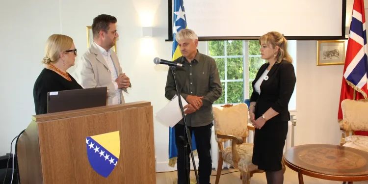 U Ambasadi Bosne i Hercegovine u Oslu održana je večer u čast žrtvama genocida u Srebrenici