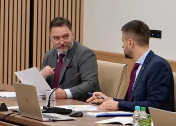 Staša Košarac i Srđan Amidžić na sjednici Vijeća ministara BiH za 11. Juli dan žalosti