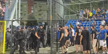 Bugarski navijači tražili obračun, zaustavila ih policija