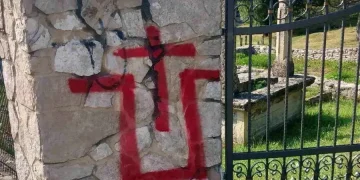 grafiti s ustaškim simbolima u Livnu