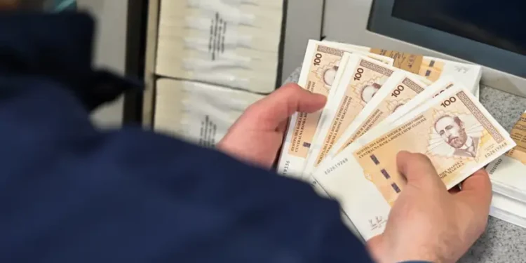 Radnici u FBiH mogu računati na još 300 KM mjesečno: Produžava se isplata neoporezive pomoći