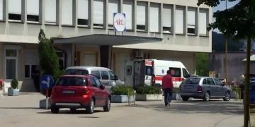 Muškarac preminuo nakon što je tokom policijskog pretresa progutao nepoznatu supstancu: Istraga obuhvata teška krivična djela